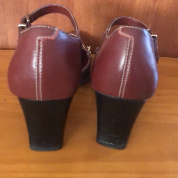 Hush Puppies deep red Mary Jane heels - Picture 6 of 6